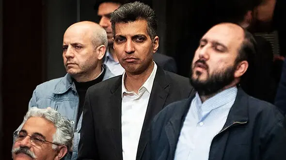 تصادف شدید خودروی علی فروغی مدیر شبکه ۳ سیما در آزادراه اصفهان - نطنز + عکس صحنه تصادف در نیمه شب