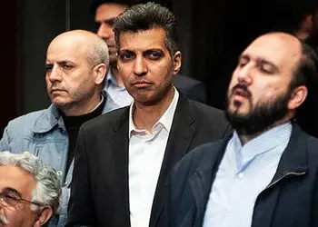 تصادف شدید خودروی علی فروغی مدیر شبکه ۳ سیما در آزادراه اصفهان - نطنز + عکس صحنه تصادف در نیمه شب