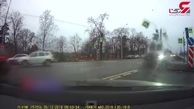 رانندگی جنون آمیز و وحشتناک جوان شاسی بلند سوار روس حادثه آفرید ! + فیلم