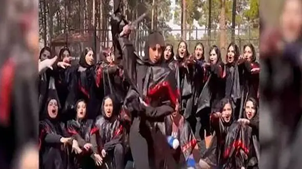 فیلم جنجال ساز جشن دانشجویان دختر و پسر در اصفهان ! / بوکس ! شمشیر ! / و حرکات جذاب !