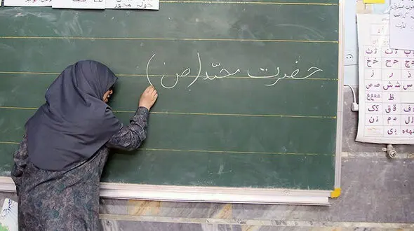 ابهام در سرنوشت  استخدام ۴۰ هزار معلم حق‌التدریس