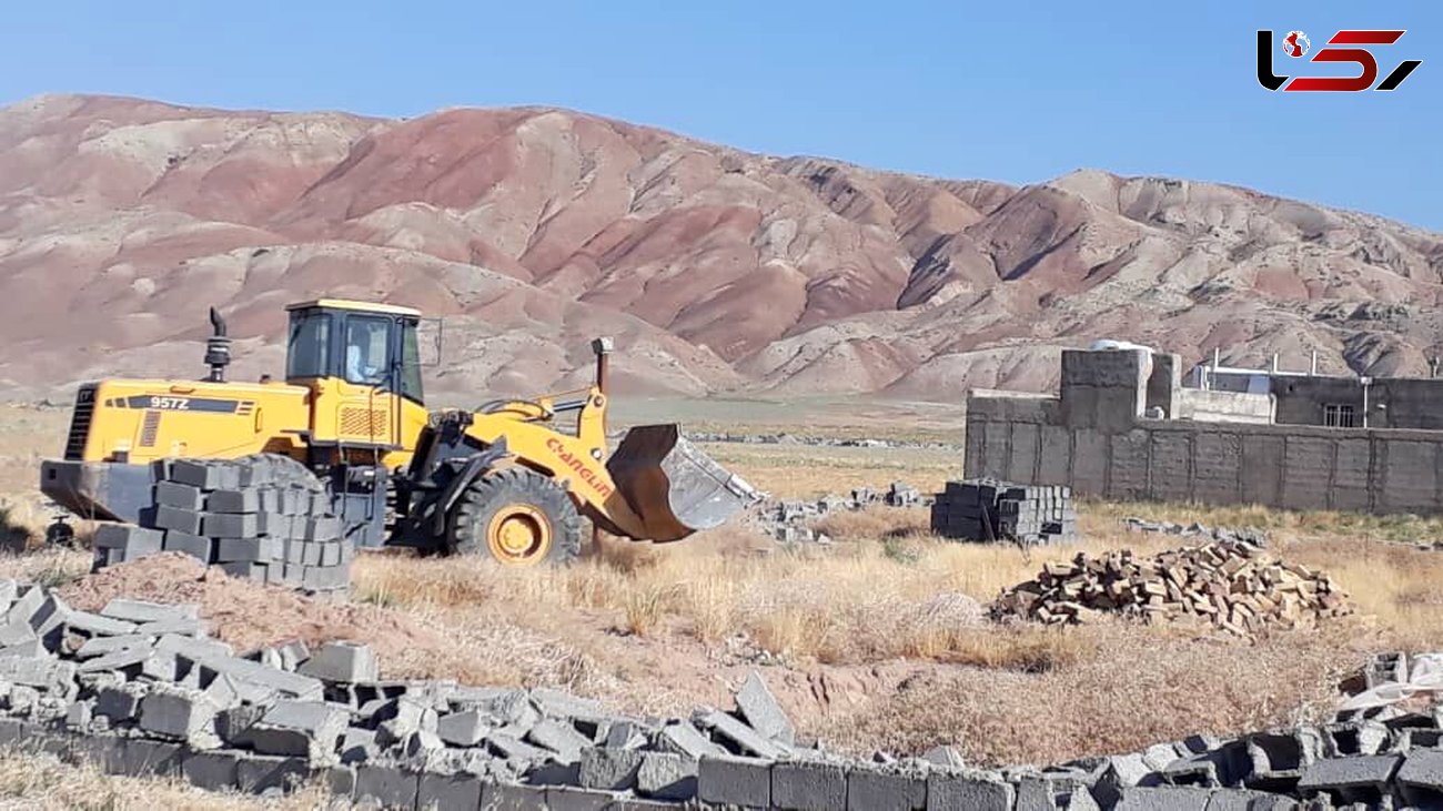 تخریب 215 بنای غیرمجاز در اراضی کشاورزی نظرآباد 
