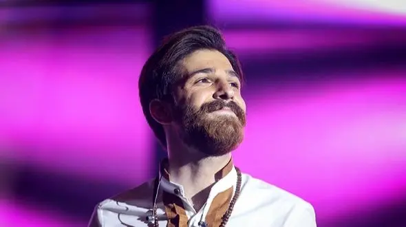 فیلم/ دلتنگی احساسی حمید هیراد پس از سه ماه مبارزه با بیماری سخت  / پیام امید و آرزوی سلامتی برای هنرمند مردمی روی تخت بیمارستان