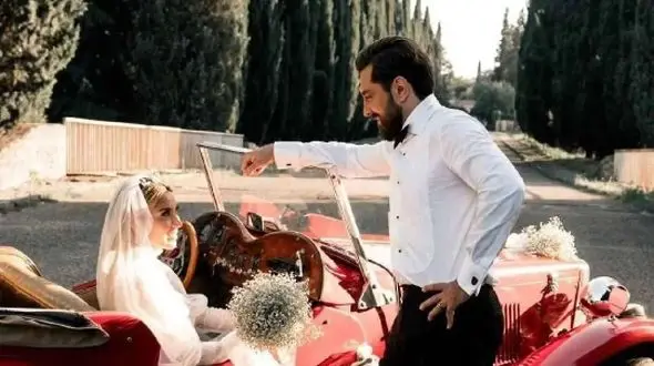 عکس / نگاهی به حلقه ازدواج مینا مختاری/ طراحی خاص با نگین الماس و جزئیات شگفت‌انگیز !