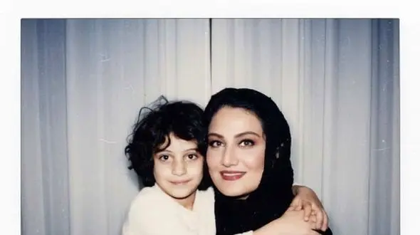 عکس های نوستالژیک بازیگران ایرانی /  وقتی  چهره‌های مشهور، نسخهٔ بچگی‌شان را در آغوش می‌گیرند!/ قلبم اکلیلی شد