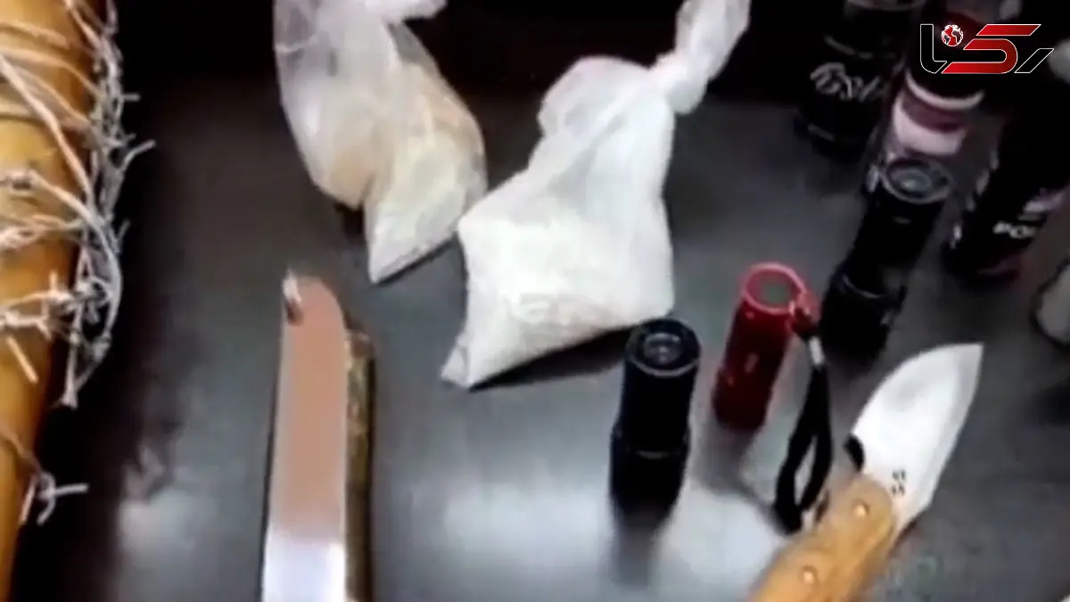 از گرز خاردار تا چراغ قوه های شوکردار ، سلاح و ابزارهای عجیب تروریست ها در شاهرود + فیلم