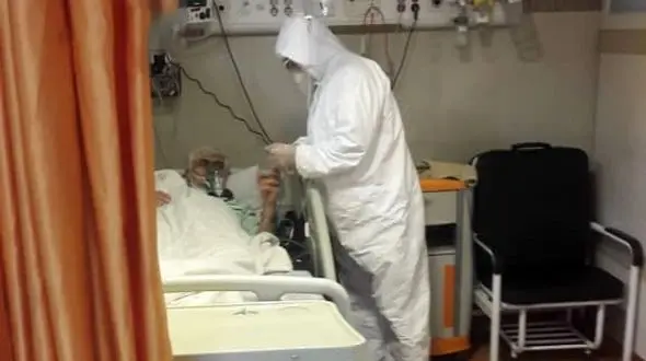 قهرمانی پیرمرد هریسی در پی کرونا + عکس