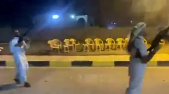 ببینید / تیراندازی وحشت آورخواهرزاده‌های وزیر جدید عراق برای دایی‌ شان / شوکه می شوید + فیلم