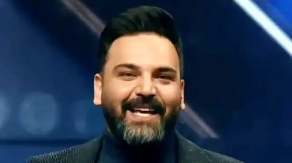 فیلم آواز شاد / سوپرایز احسان علیخانی در کنسرت اندی با آهنگ خوشگلا باید برقصن ! / ببینید هیاهویی شد !  