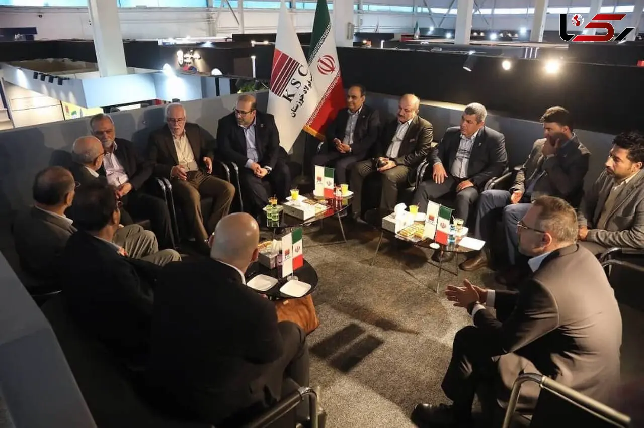 بازدید معاون اقتصادی و سازندگی سپاه از غرفه فولاد خوزستان در نمایشگاه ایران اکسپو