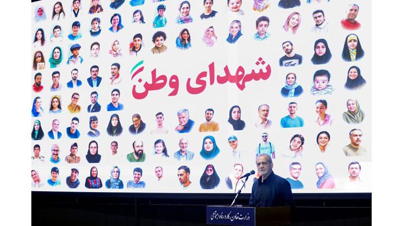 مسعود پزشکیان در آیین تجلیل از تلاش‌های کارکنان وزارت تعاون، کار و رفاه اجتماعی در دوران جنگ تحمیلی رژیم صهیونیستی