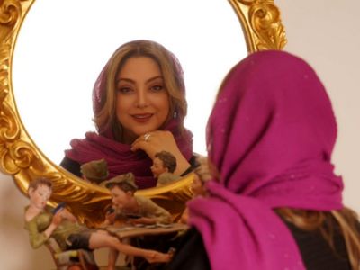 عکس/ نگاهی به انگشتر زیبا و خاص مریم سلطانس دخترمحمد کاسبی در سریال سه در چهار 