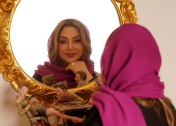 عکس/ نگاهی به انگشتر زیبا و خاص مریم سلطانس دخترمحمد کاسبی در سریال سه در چهار 