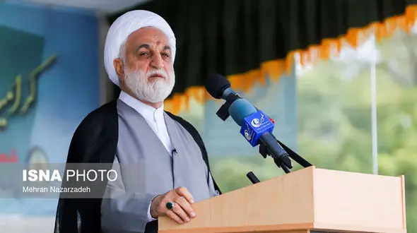 دانشجویان از جوانی و نشاط خود برای ارتقاء بنیه علمی بهره گرفته و تلاش کنند نواقص و اشکالات کنونی را رفع کنند / دشمن درصدد القاء تحقیر و کوچک‌شماری در بین جوانان ماست