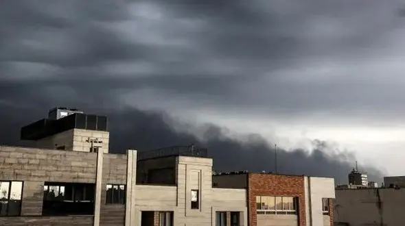 سازمان جهانی بهداشت : آسیب به تأسیسات نفتی ایران خطر آلودگی غذا، آب و هوا را به همراه دارد