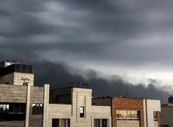 سازمان جهانی بهداشت : آسیب به تأسیسات نفتی ایران خطر آلودگی غذا، آب و هوا را به همراه دارد