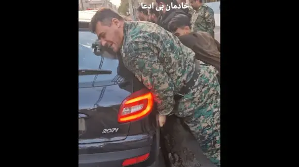 فیلم اقدام انساندوستانه ماموران یگان ویژه پلیس تهران در مسیر ماموریت ! / همه به احترامشان ایستادند ! 