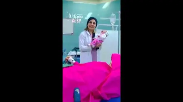 فیلم زایمان کوچولوترین مادر ایرانی در سال 1401 ! / مادر خودش هنوز عروسک است !
