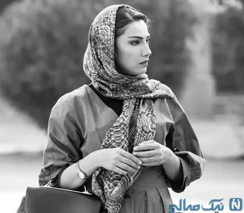 محیا دهقانی در دو نیمه ماه