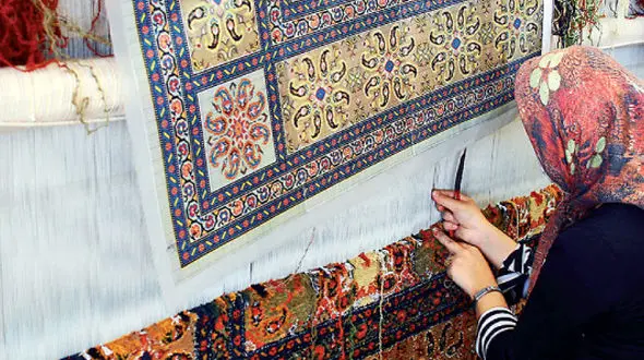 مبارزه زنان با کرونا با کوبیدن دستوک بر دارها / دولت بیمه قالی بافان را برقرار کند + فیلم