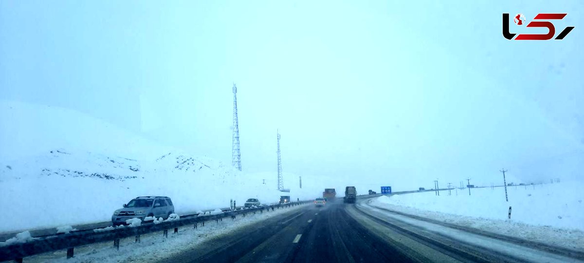 بارش برف در آذربایجان شرقی / رانندگان توصیه های پلیس را جدی بگیرند