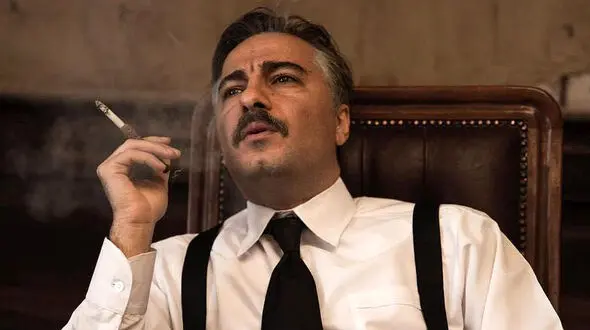 برخورد نوید محمدزاده با اثر تازه ابراهیم حاتمی کیا/ عکس 