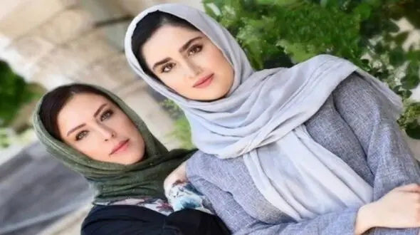 عکس خواهران زیبا و چشم رنگی سینما مادر و خاله هانیه غلامی خانم بازیگر بی حاشیه سینما