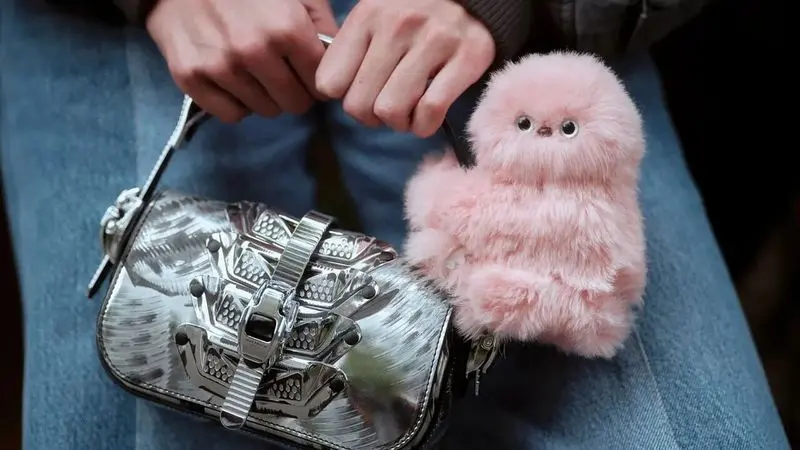 ربات پشمالوی خجالتی