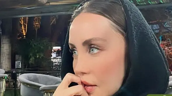 عکس متفاوت خانم بازیگر چشم رنگی سینما در باشگاه / حدیث فولادوند  با ست ورزشی شیک و کلاه !