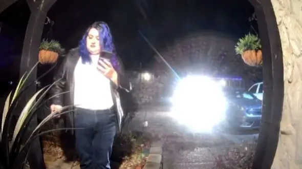 فیلم آلوده کردن غذای مشتری توسط پیک