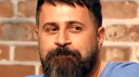 خوانندگی خارجی هومن حاج عبداللهی با لهجه مازَنی / خدا تو گِل این مرد فقط نمک ریخته +فیلم