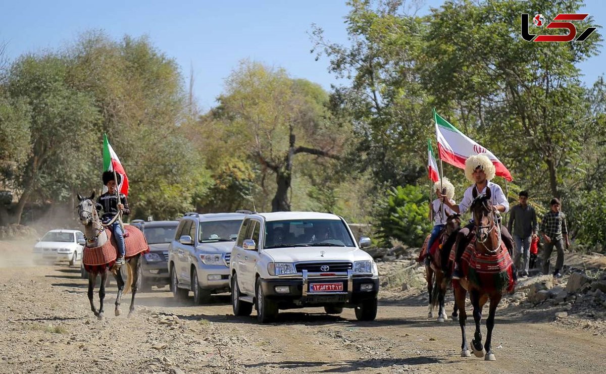 اسکورت عجیب وزیر ارشاد با اسب+عکس