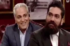 فیلم/ مهران مدیری از دلیل عجیب ازدواج نکردن علی زندوکیلی را گفت؛ ایشون 5 تا خرس گنده داره و شبها اونارو بغل میکنه می خوابه/ علی زندوکیلی: فقط خرس ها دلیلش نیست/حسرت زندگی عاشقانه پدر و مادرم و دارم