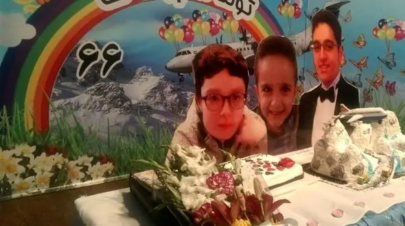 ایلیا و طاها همچنان چشم به راه مادری که مسافر هواپیما تهران-یاسوج بود + عکس 