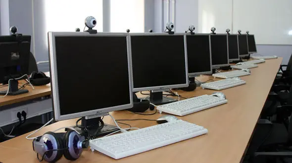 آموزشگاههای کامپیوتر در به دلیل عدم حمایت سازمان فنی و حرفه ای تعطیل کردند/ دنبال سمساری برای فروش وسایل می گردند / اعتراض به افزایش ۳۰ درصدی شهریه