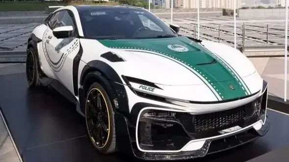 معرفی خودروی رویایی جدید پلیس دبی: فراری پوروسانگوئه منصوری + عکس