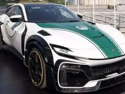 معرفی خودروی رویایی جدید پلیس دبی: فراری پوروسانگوئه منصوری + عکس