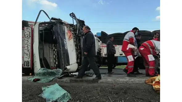 عکس / مرگ 5 عضو  یک خانواده در جاده کرمانشاه 