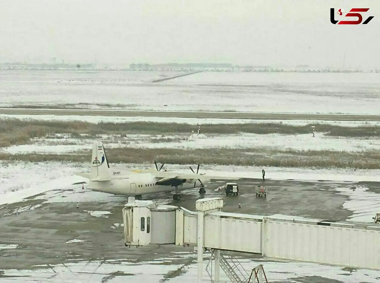 عکس هواپیمای فوکر پس از حادثه در فرودگاه برفگیر اردبیل+عکس