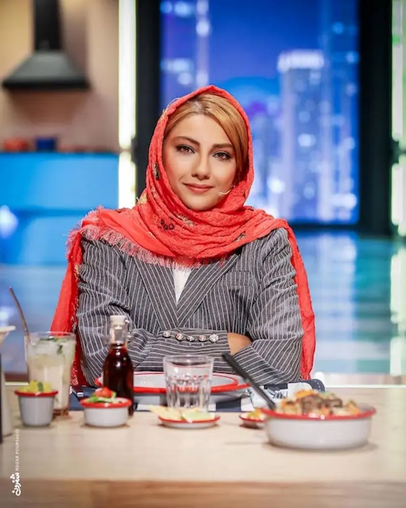 محیا دهقانی در شفرونی