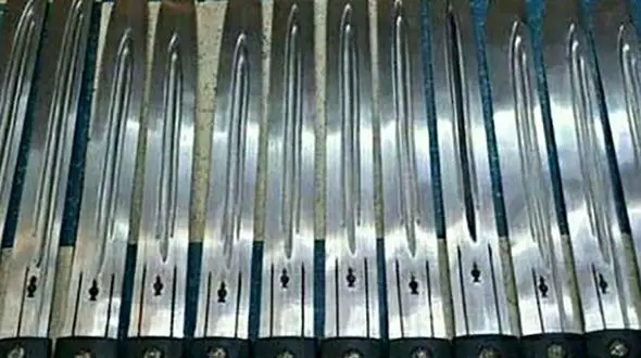 فیلم هولناک از لحظه قمه کشی در موتورفروشی 