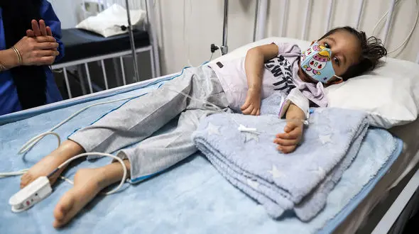 چگونگی ابتلای کودکان به کووید-19 / کرونای انگلیسی کودکان را هدف گرفته است