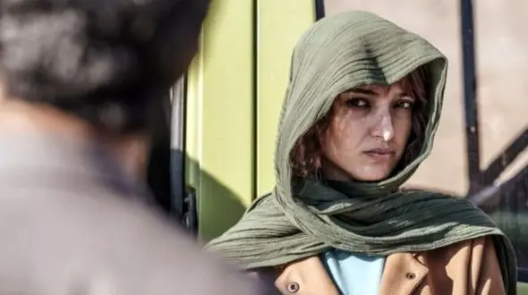 جدیدترین عکس ندا جبرئیلی با کت شلوار گل دار! / این استایل خانم بازیگر وایرال شد!