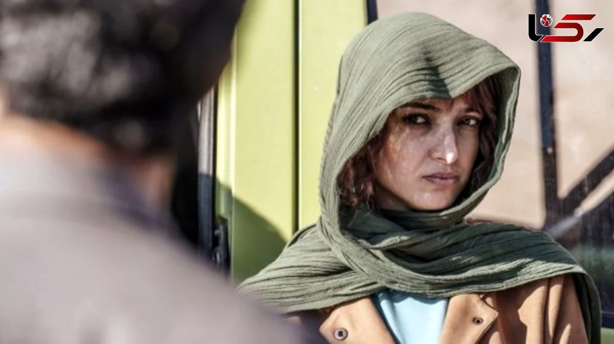 جدیدترین عکس ندا جبرئیلی با کت شلوار گل دار! / این استایل خانم بازیگر وایرال شد!
