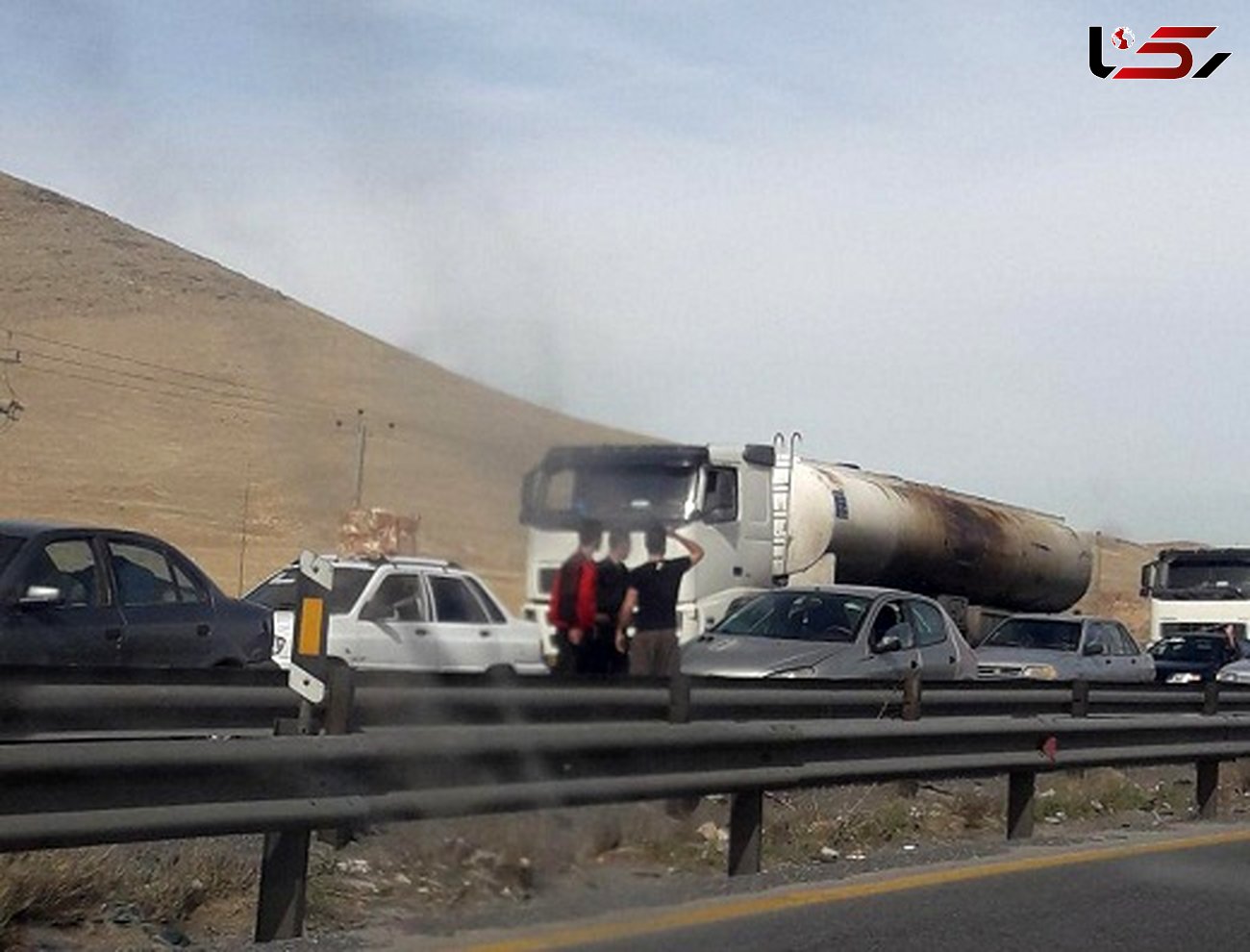 آتش سوزی اتوبوس محور اراک_شازند / راننده از حادثه بی خبر بود! + عکس 