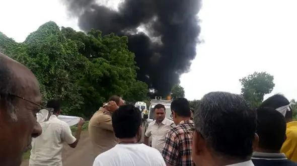 انفجار کارخانه مواد شیمیایی با 8 کشته+عکس