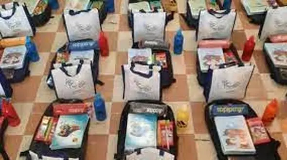 هزار بسته نوشت افزار میان دانش آموزان نیازمند شوش توزیع شد