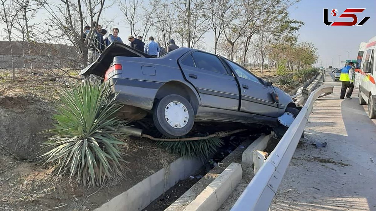 جزئیات واژگونی یک خودرو پژو در اتوبان آزادگان 