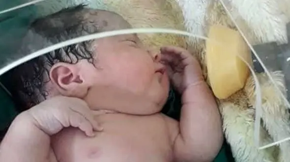 مادر باردار مشکوک به کرونا به صورت طبیعی زایمان کرد / در کاشان رخ داد