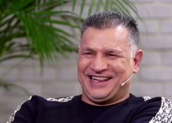 نگاهی به سبک چیدمان مدرن رستوران علی دایی در کامرانیه تهران +عکس/ از صندلی های بنفش و گیاهان تا سقف شیشه ای و پرده های ساده
